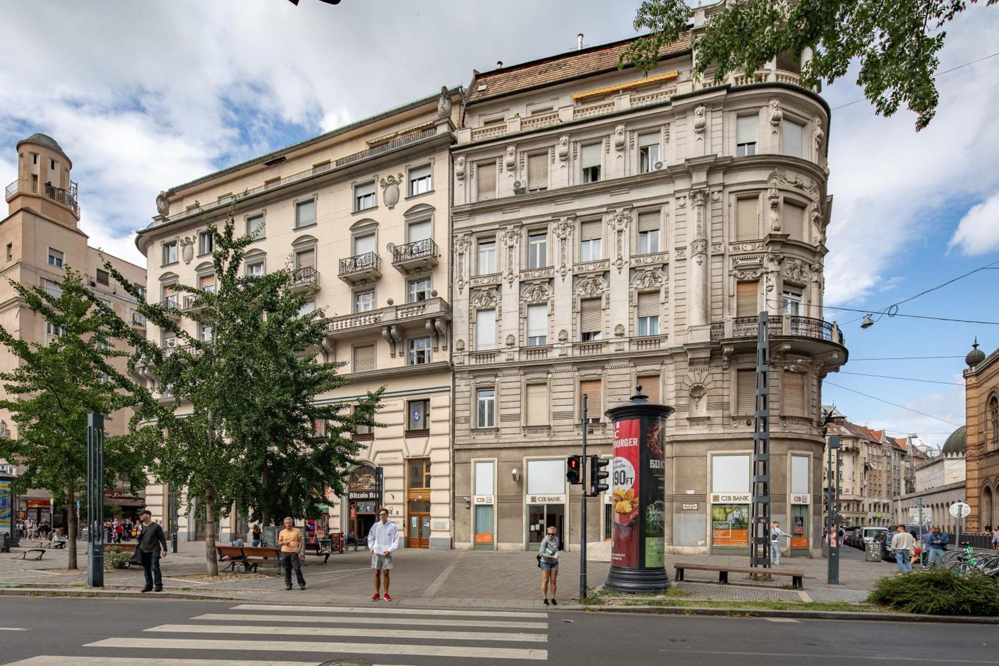 Ultra Central Luxury Budapest Exterior photo